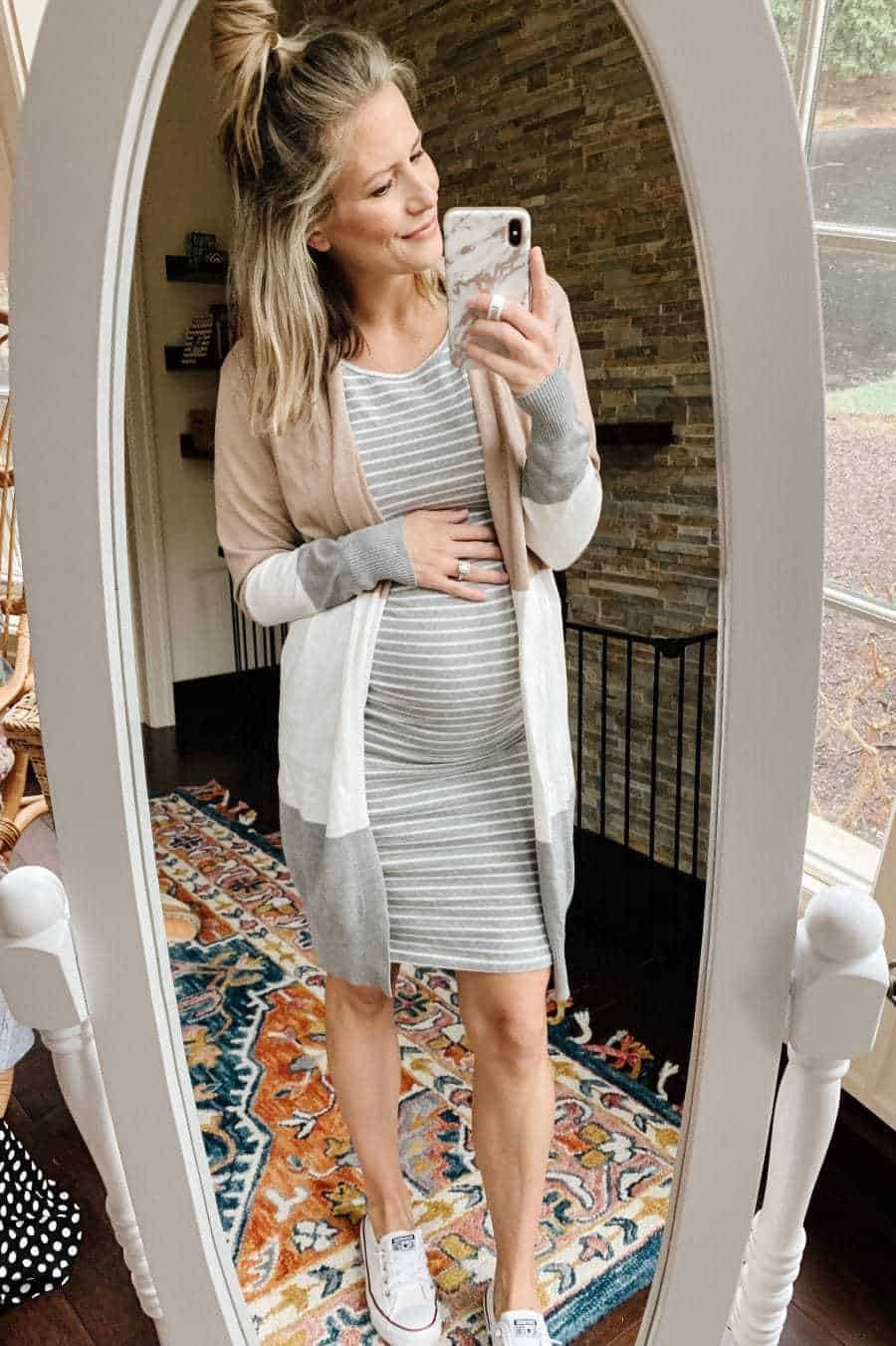 How to Take Pregnancy Selfies That Look Amazing {with pictures and ...