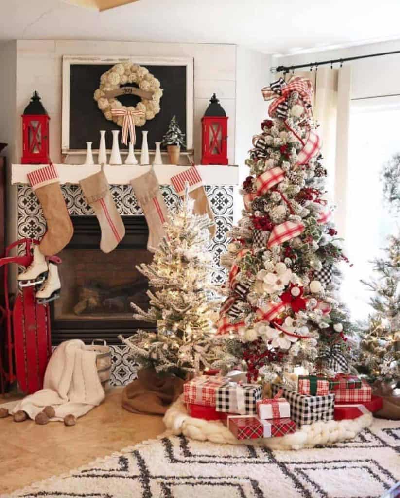 17 Magical Christmas Living Room Decor Ideas to Recreate – Habitat for Mom